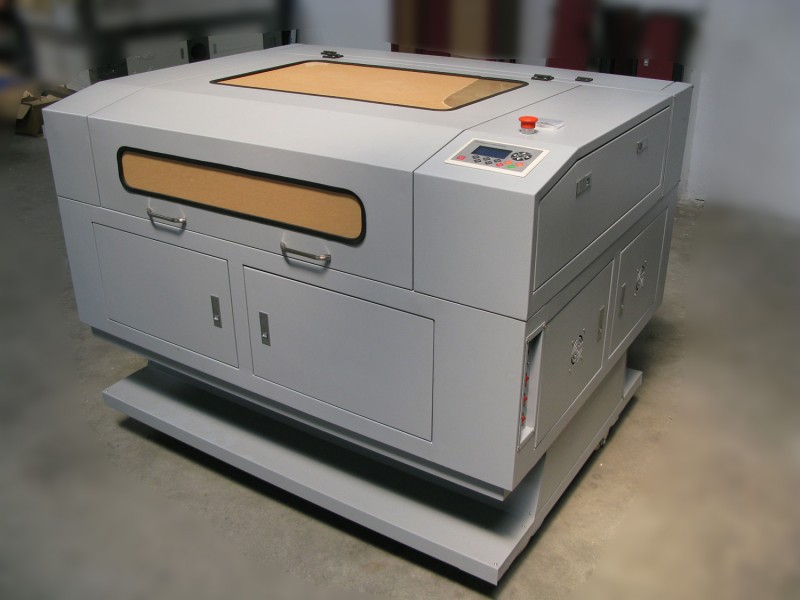 LO960F.jpg