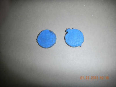 this are two lenses cut one atthe time with the tape on it but the edges need to be deburred